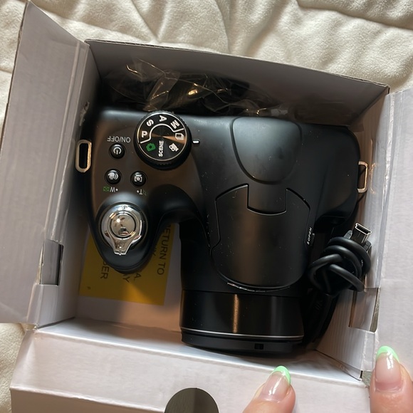 Poloroid camera - Picture 2 of 7